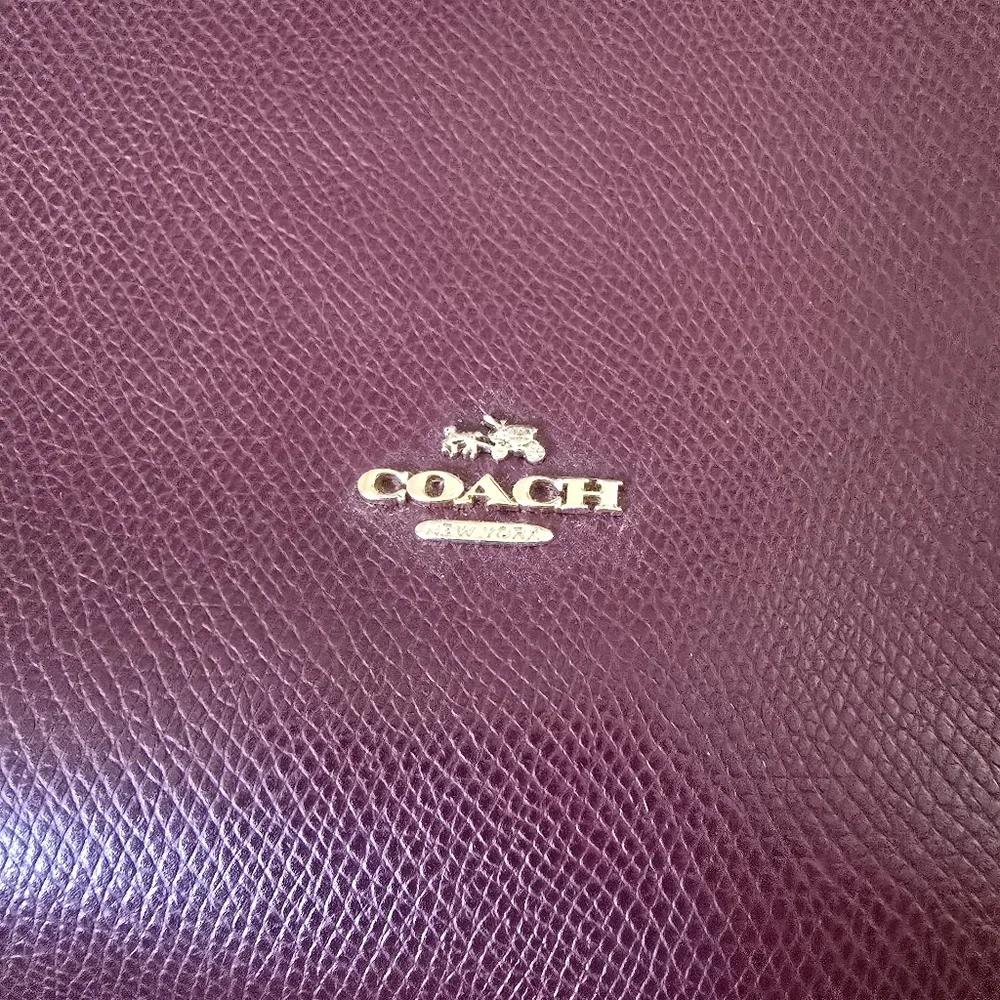 Coach Oxblood Pebbled Leather Tote Bag – Burgundy / Wine